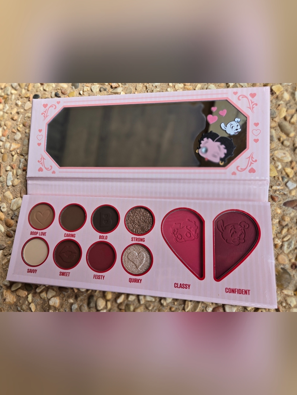 BRAND NEW NEVER USED Betty Boop "Unafraid to Be Me" Eyeshadow & Face Palette. - Picture 6 of 7